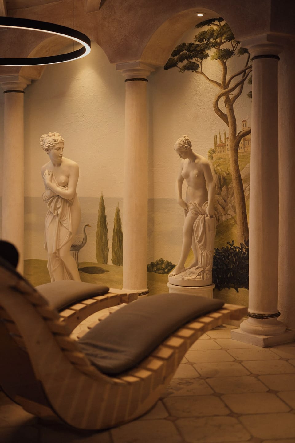 Couples treatment rooms, sauna, hot tub, steam room, Turkish bath
