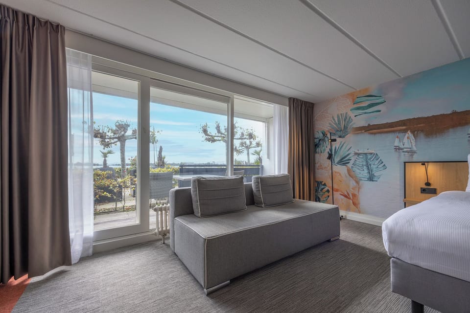 Executive Double Room, Terrace | In-room safe, desk, iron/ironing board, free WiFi