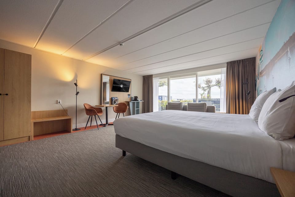 In-room safe, desk, iron/ironing board, free WiFi