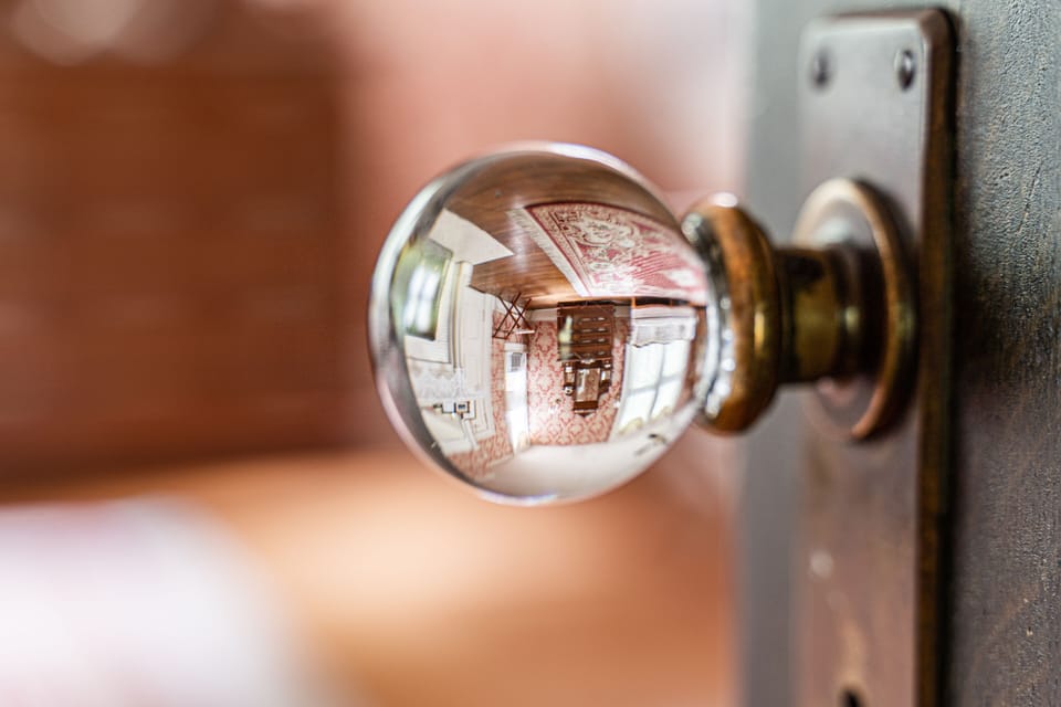 Classic Room, 1 Queen Bed, Private Bathroom | Egyptian cotton sheets, premium bedding, individually decorated