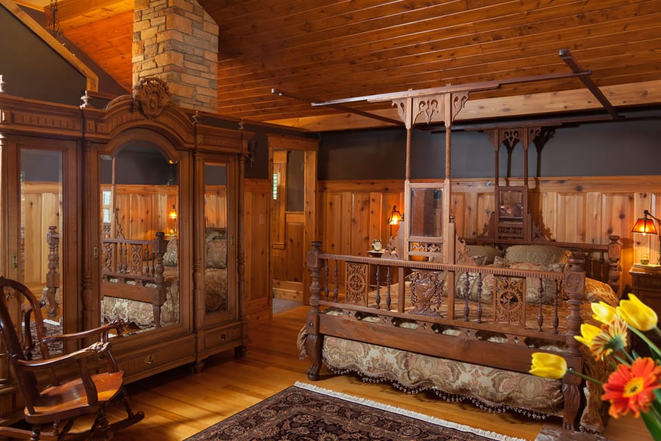 Luxury Suite, 1 King Bed, Private Bathroom | Egyptian cotton sheets, premium bedding, individually decorated