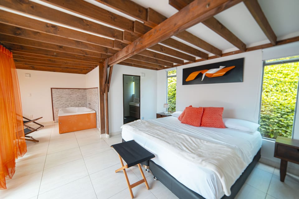 Suite | Minibar, in-room safe, desk, rollaway beds