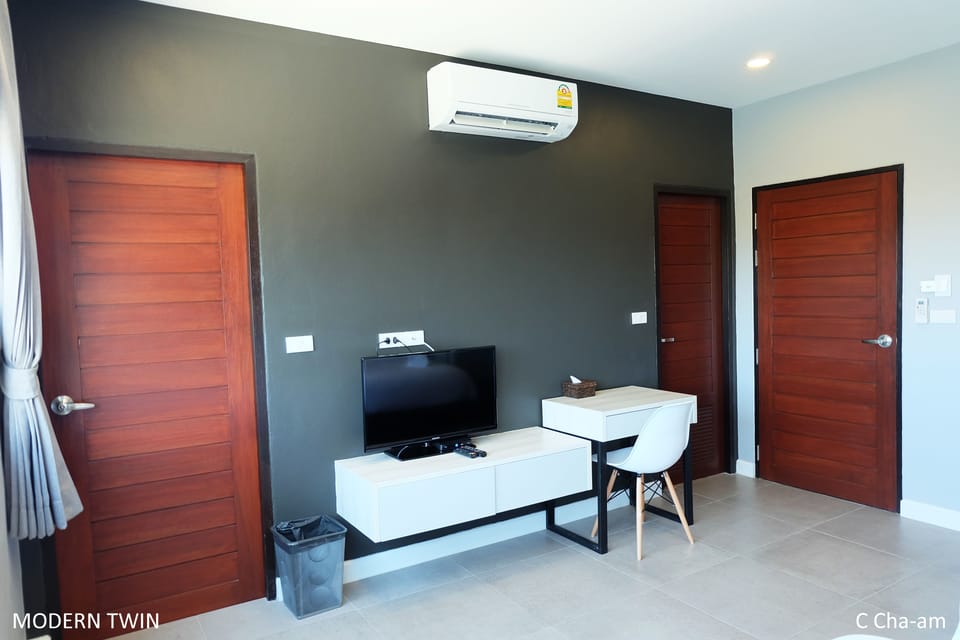 Modern Room Twin | Desk, blackout drapes, rollaway beds, free WiFi