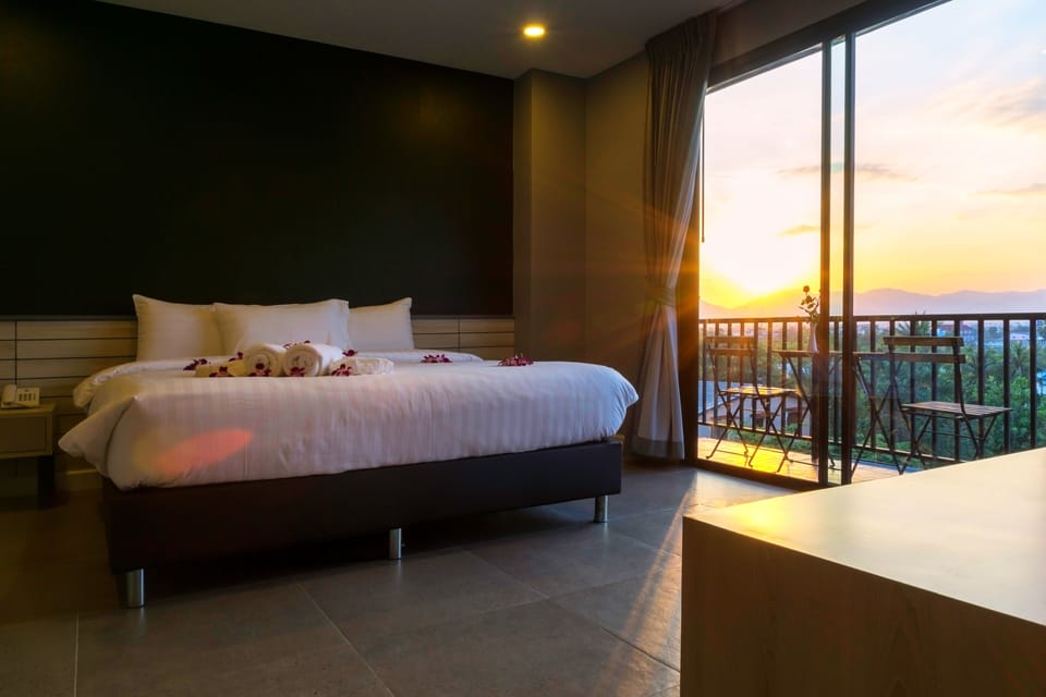 Modern Room Double | Desk, blackout drapes, rollaway beds, free WiFi
