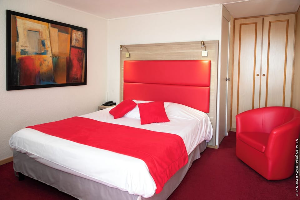 Superior Double Room | Desk, blackout drapes, WiFi (free), bed sheets