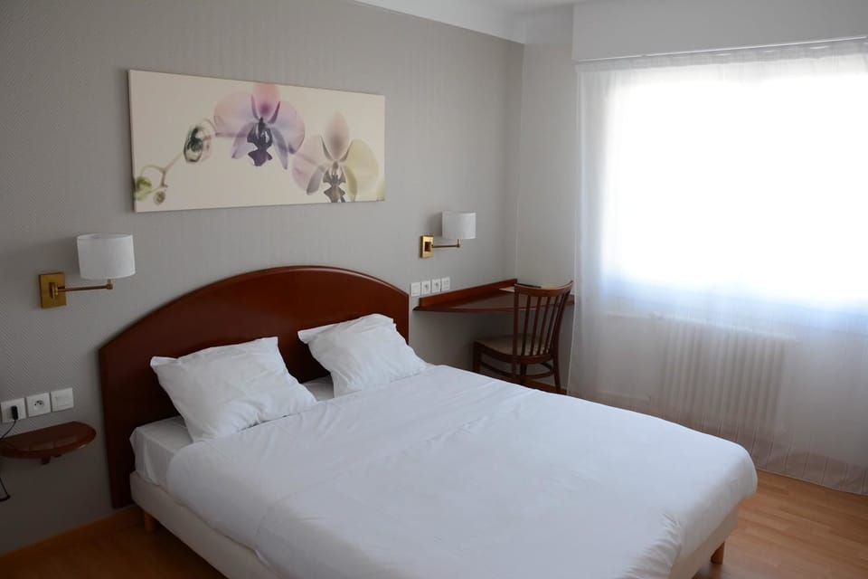 Standard Double Room | Desk, free cribs/infant beds, free WiFi