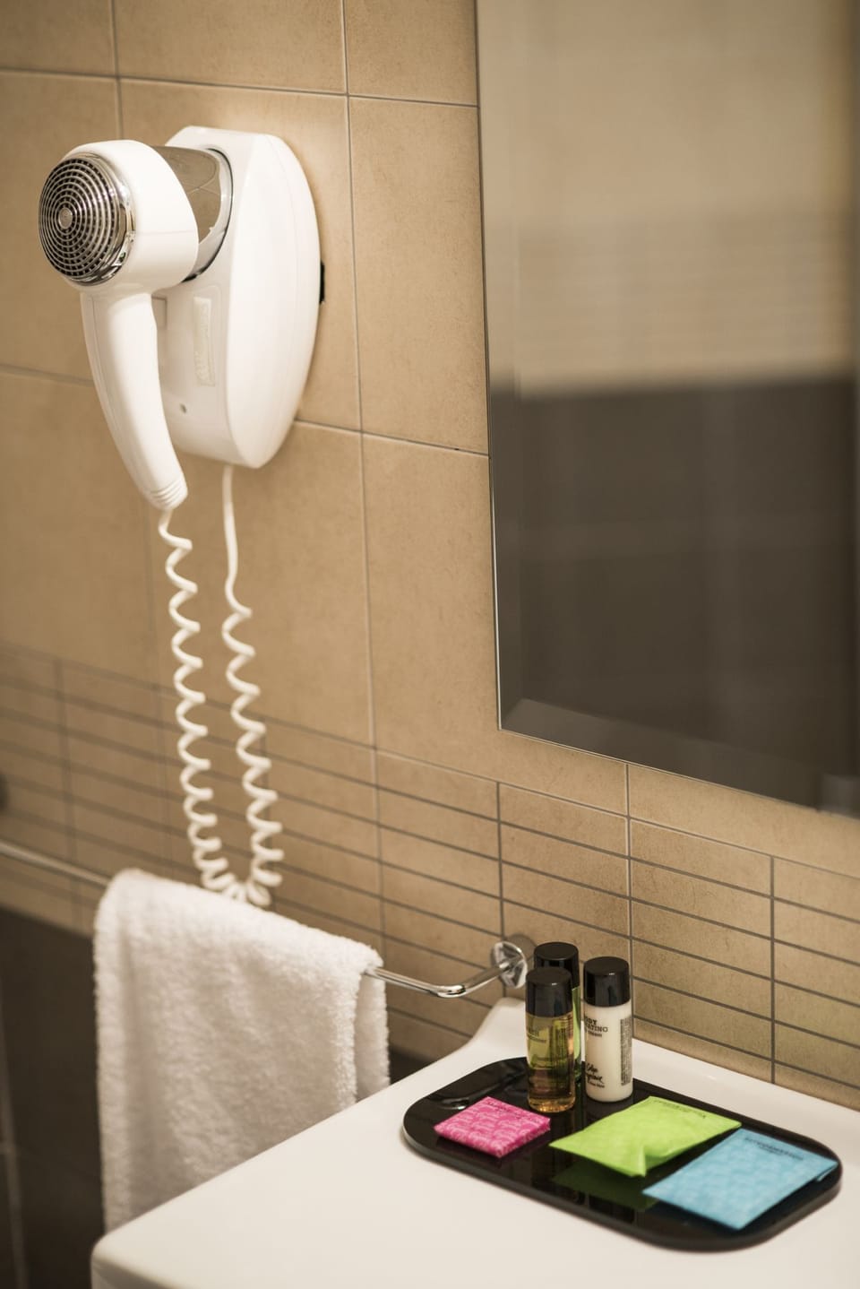 Comfort Double or Twin Room | Bathroom amenities | Shower, rainfall showerhead, free toiletries, hair dryer