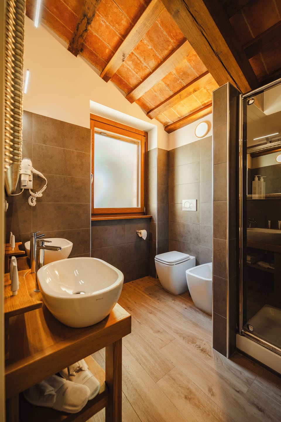 Exclusive Villa, Jetted Tub | Bathroom | Shower, rainfall showerhead, designer toiletries, hair dryer