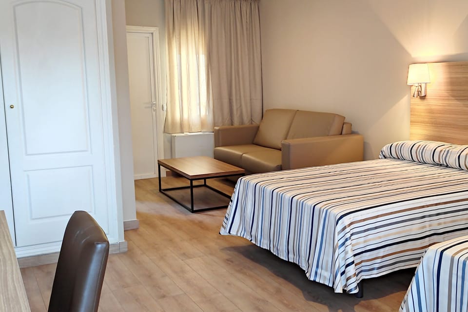 Superior Room, Balcony | In-room safe, desk, laptop workspace, soundproofing