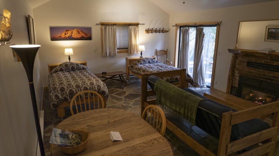 Cabin (The Cottage) | Living area