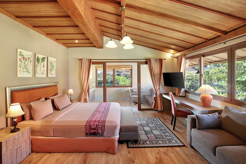 Pool View Room | Individually furnished, desk, soundproofing, free WiFi