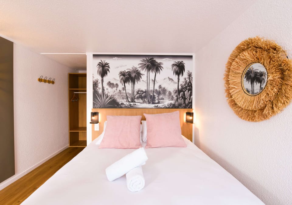 Standard Room, 1 Double Bed (Next Generation) | Desk, laptop workspace, blackout drapes, soundproofing