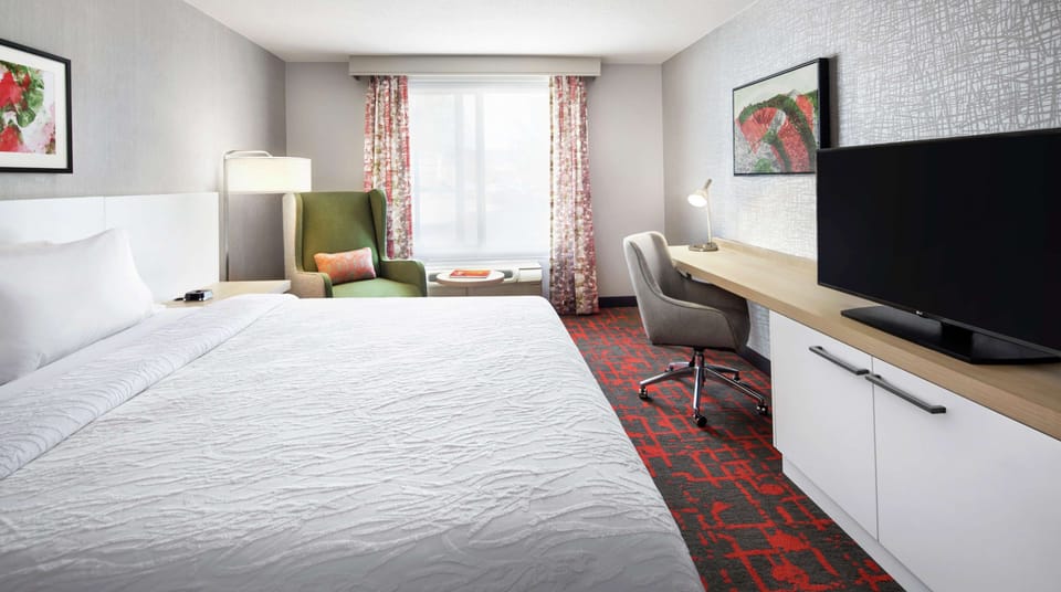 Premium bedding, Select Comfort beds, in-room safe, desk