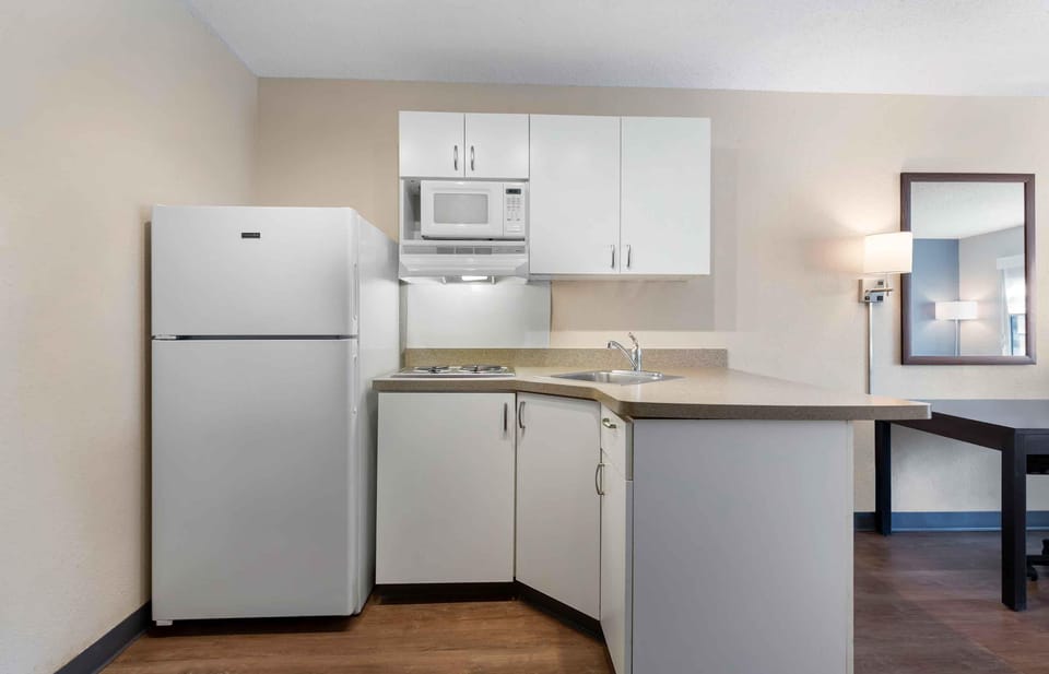 Studio, 2 Double Beds, Non Smoking | Private kitchen | Full-size fridge, microwave, stovetop, coffee/tea maker