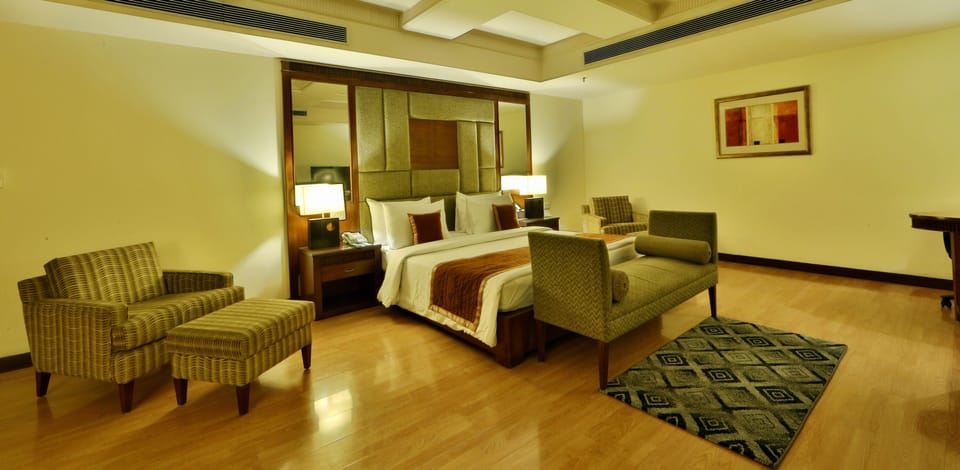 Minibar, desk, rollaway beds, free WiFi