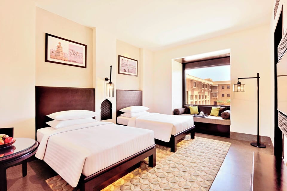 Room, 2 Twin Beds | Premium bedding, down comforters, memory foam beds, minibar
