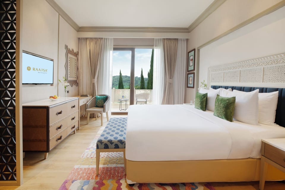 Superior Room, Balcony | Premium bedding, in-room safe, iron/ironing board (on request)