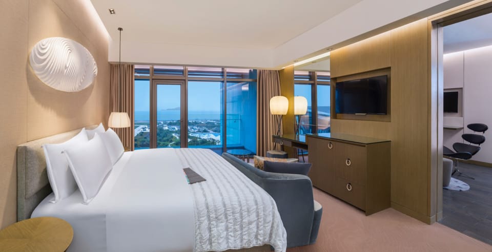 Down comforters, minibar, in-room safe, desk