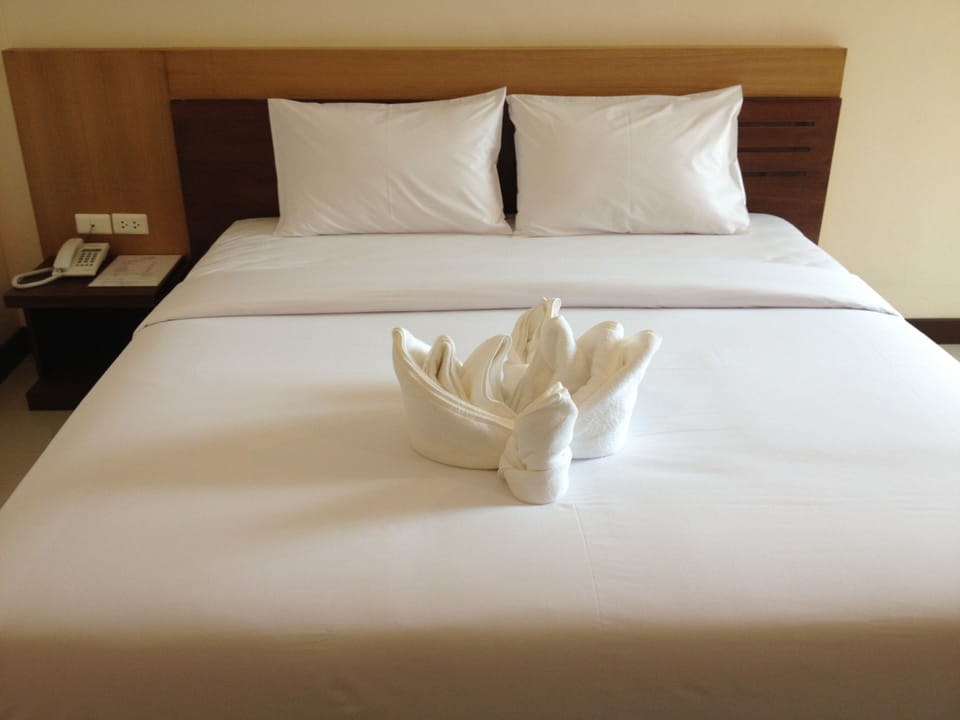 Standard Double | Minibar, in-room safe, desk, blackout drapes