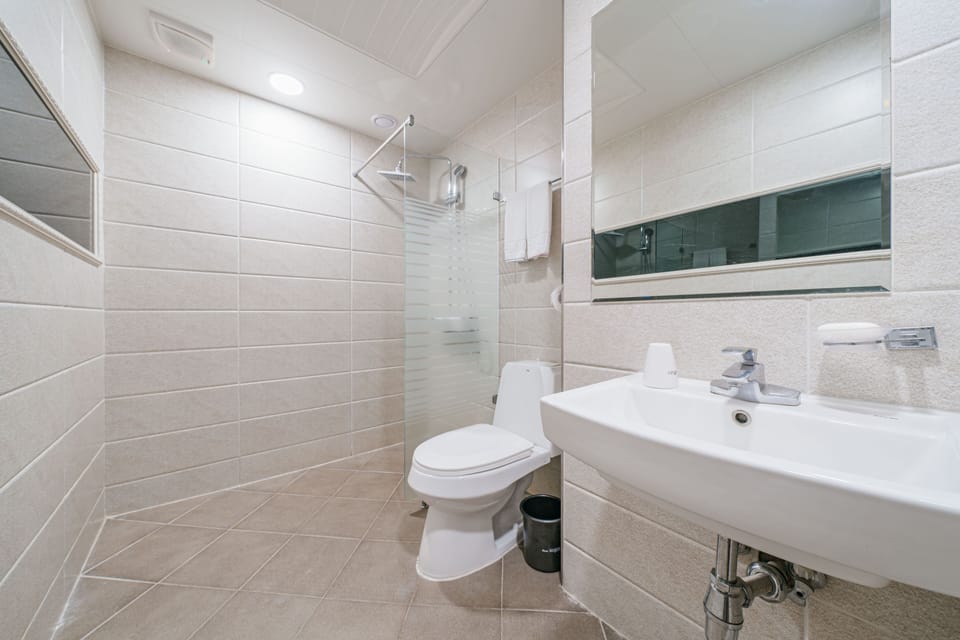 Terrace Double Room | Bathroom | Combined shower/tub, deep soaking tub, free toiletries, hair dryer