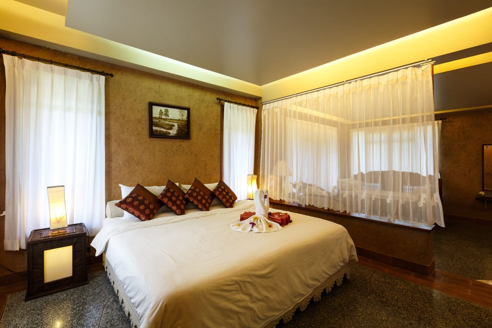 Junior Suite | Desk, blackout drapes, free WiFi, bed sheets