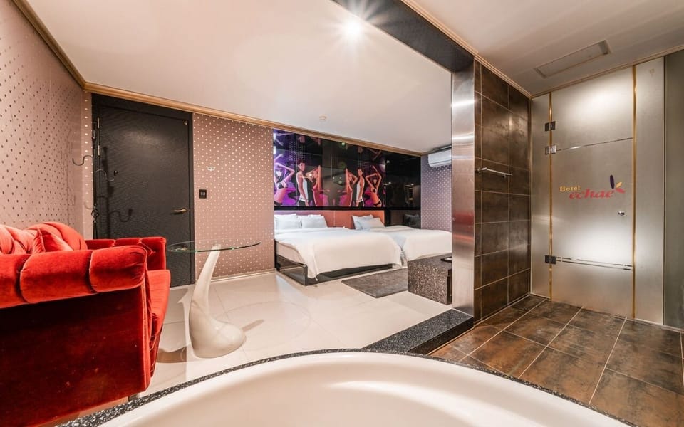 Suite | Free WiFi