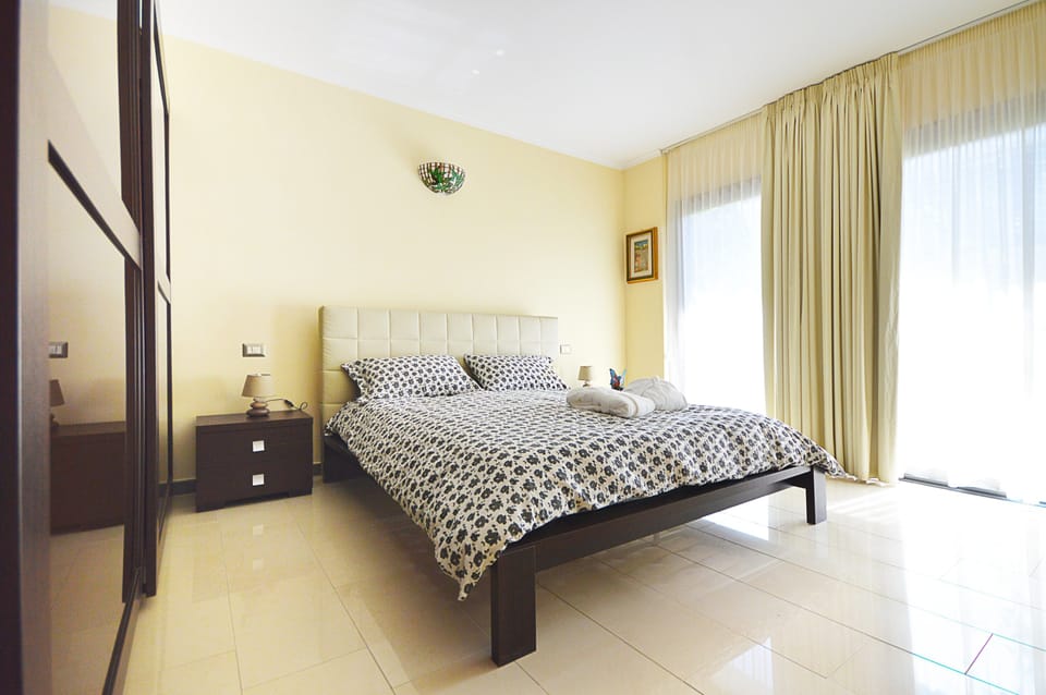 Superior Suite, Sea View | 1 bedroom, premium bedding, minibar, in-room safe