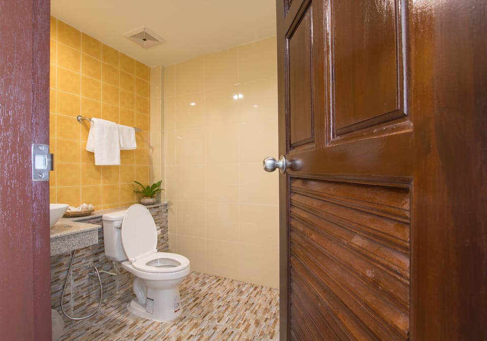 Free toiletries, towels