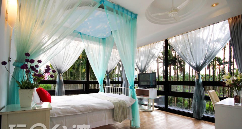Classic Double Room | Individually decorated, blackout drapes, soundproofing, free WiFi