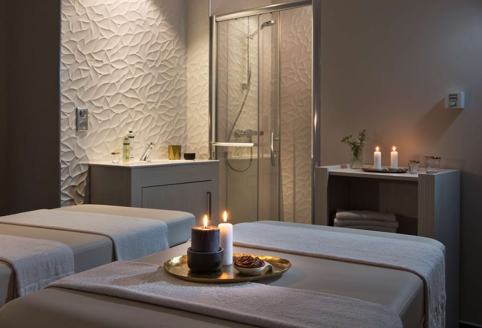 Hot tub, Turkish bath, body treatments, hydrotherapy, hot stone massages