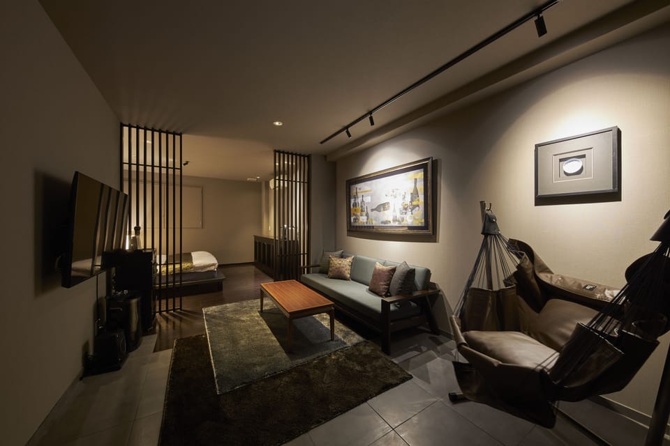 Suite Room (Sofa and Bed) | In-room safe, individually decorated, individually furnished, desk
