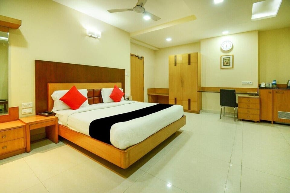 Royal Room | In-room safe, laptop workspace, free WiFi