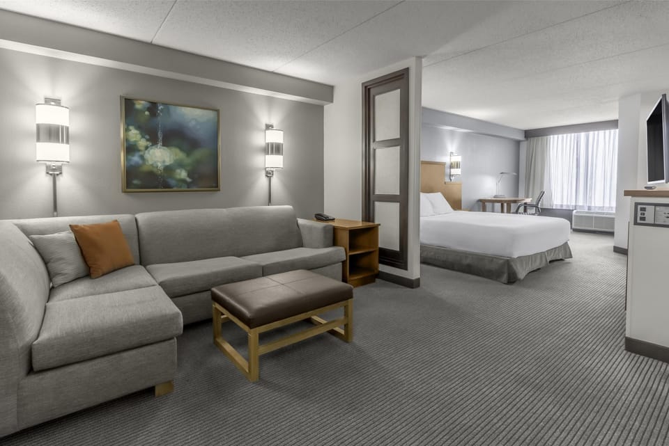 1 bedroom, premium bedding, desk, blackout drapes