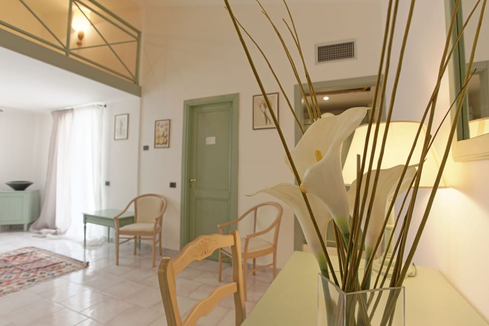 Duplex | Living area | TV