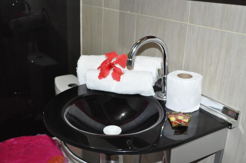 Shower, towels