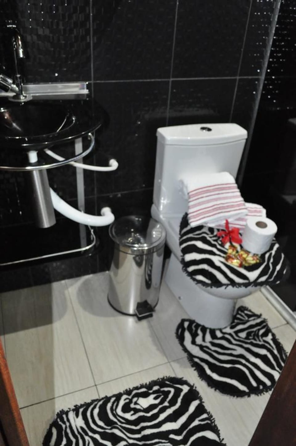 Shower, towels