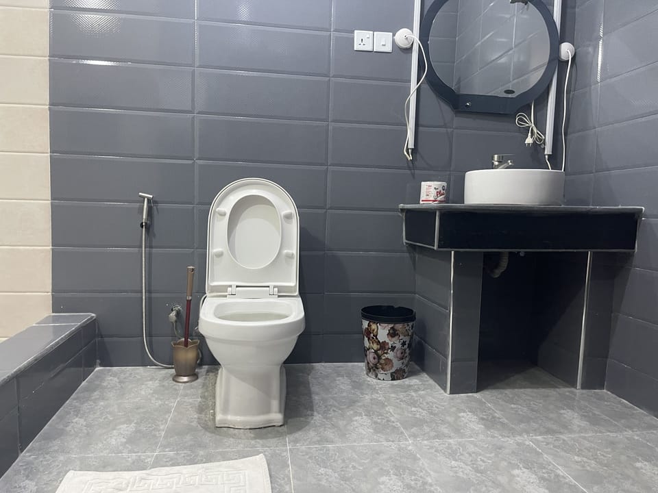 Presidential Suite, Vineyard View | Bathroom | Free toiletries, towels