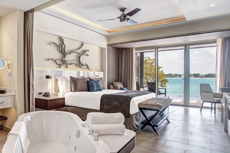 Premium bedding, minibar, in-room safe, desk