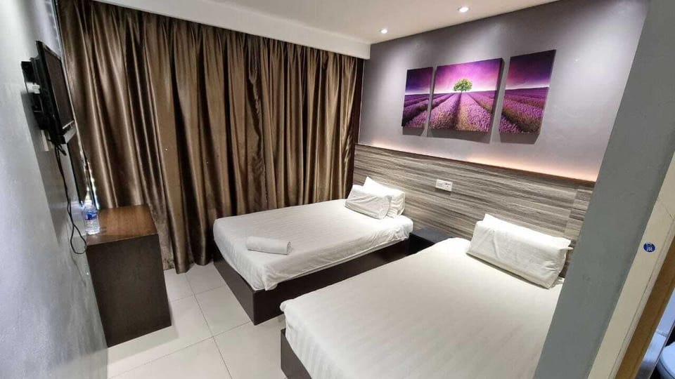 Twin Super Single | Desk, iron/ironing board, free WiFi