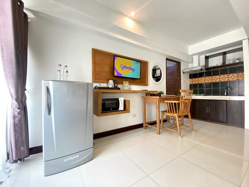Deluxe Room | In-room dining