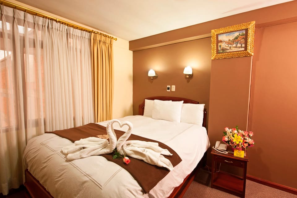 Double Room | In-room safe, desk, bed sheets