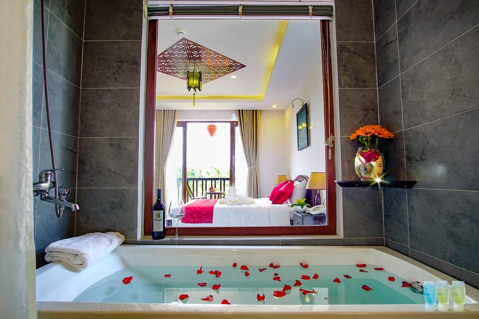 Deep soaking bathtub