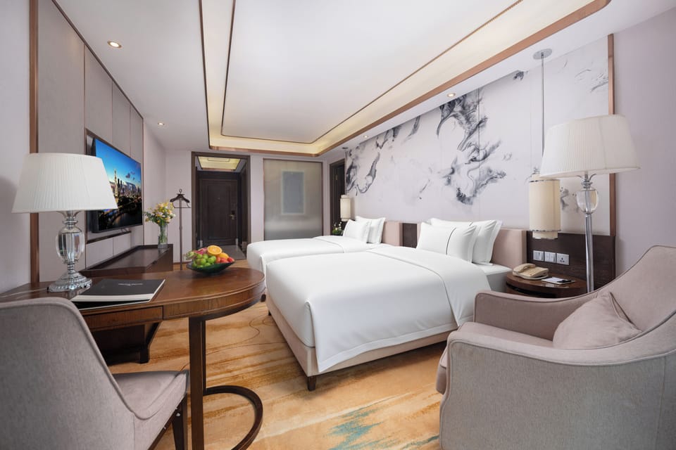 Deluxe Twin Room, 2 Twin Beds | Premium bedding, down comforters, pillowtop beds, minibar