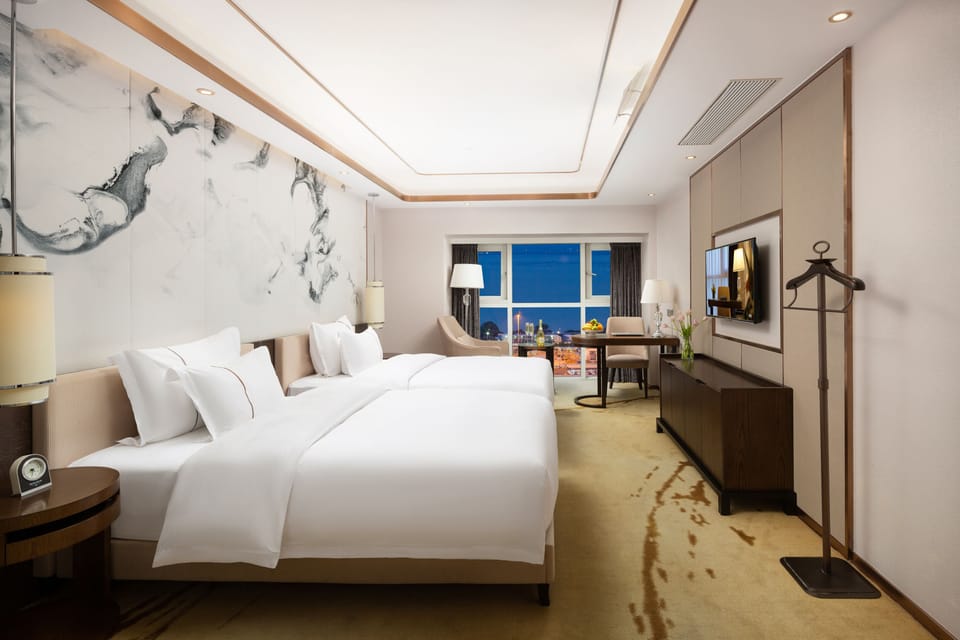 Deluxe Twin Room, 2 Twin Beds | Premium bedding, down comforters, pillowtop beds, minibar