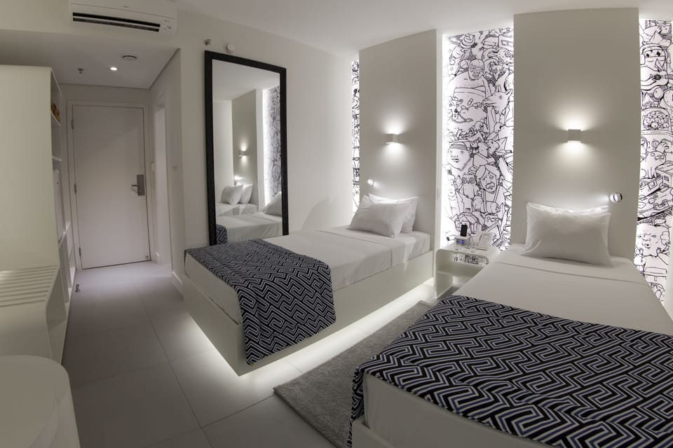 TWC – 2 Sgl Beds Std | Minibar, in-room safe, individually decorated, desk