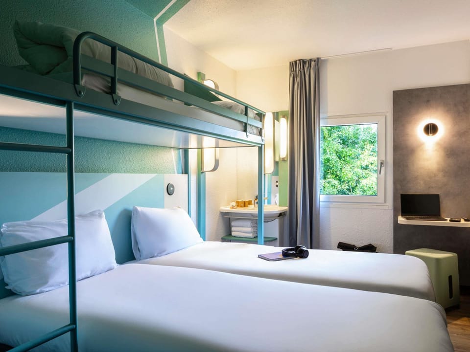 Triple Room, 3 Twin Beds | Desk, soundproofing, free WiFi