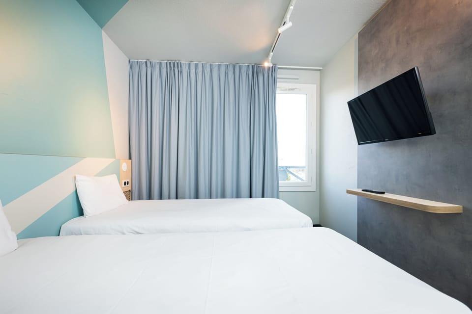 Twin Room, 2 Twin Beds | 1 bedroom, desk, soundproofing, free WiFi