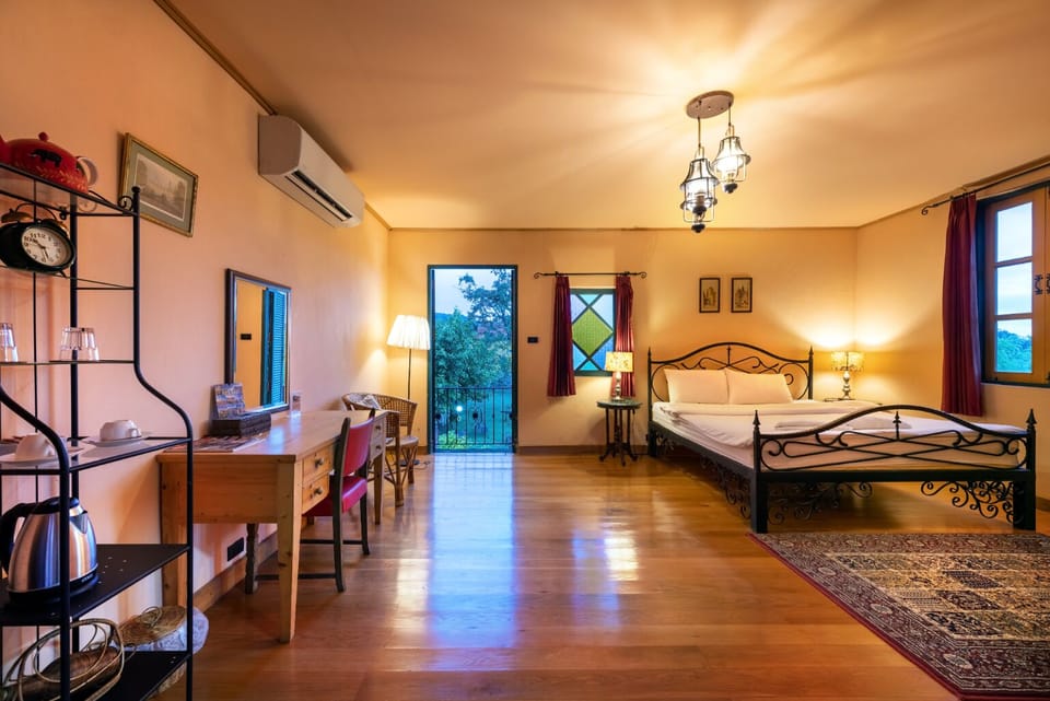 Superior Room | Desk, free WiFi, bed sheets