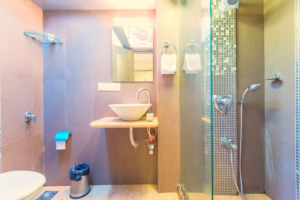 Two Bedroom Apartment with Airport Transfers | Bathroom | Shower, free toiletries, hair dryer, slippers