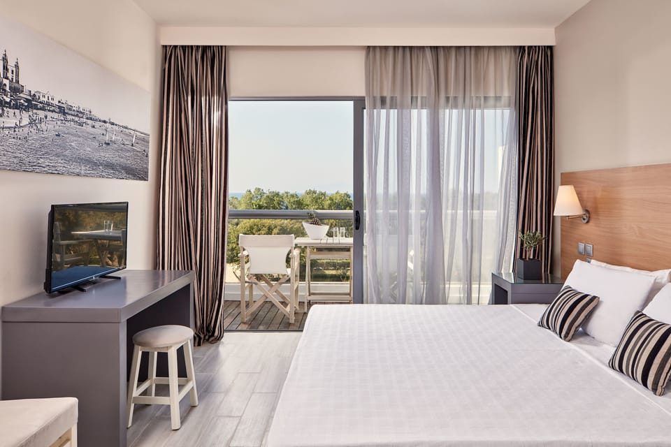 In-room safe, blackout drapes, soundproofing, free WiFi